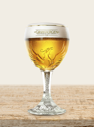 https://brandstore.carlsberg.com/media/wysiwyg/glass-types/Banner-Beer-Glasses-Chalice-330x446px.jpg